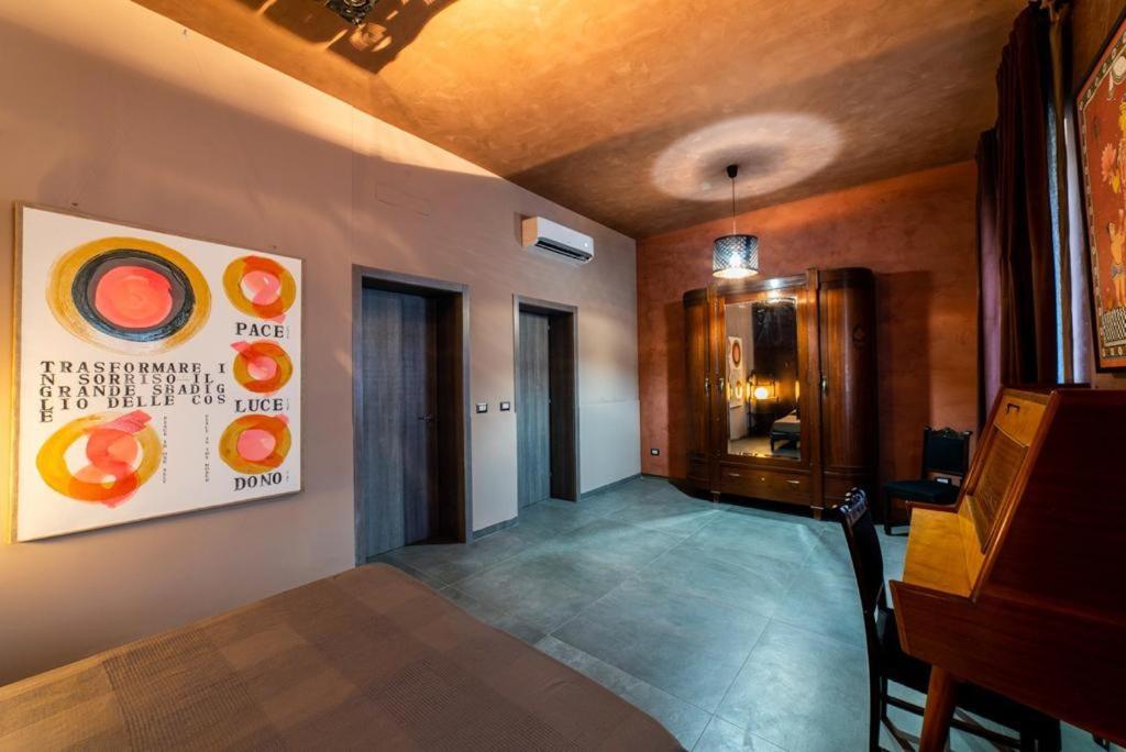 Speciale Tarshito'S Home - Atrium And Terrace Бари Екстериор снимка