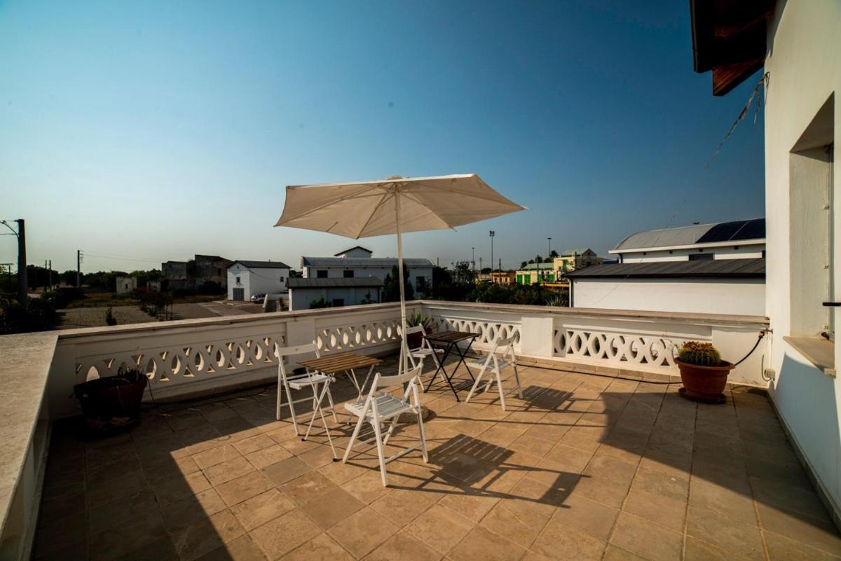Speciale Tarshito'S Home - Atrium And Terrace Бари Екстериор снимка