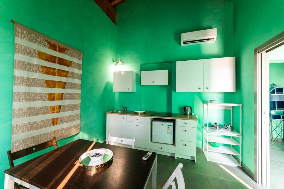 Speciale Tarshito'S Home - Atrium And Terrace Бари Екстериор снимка