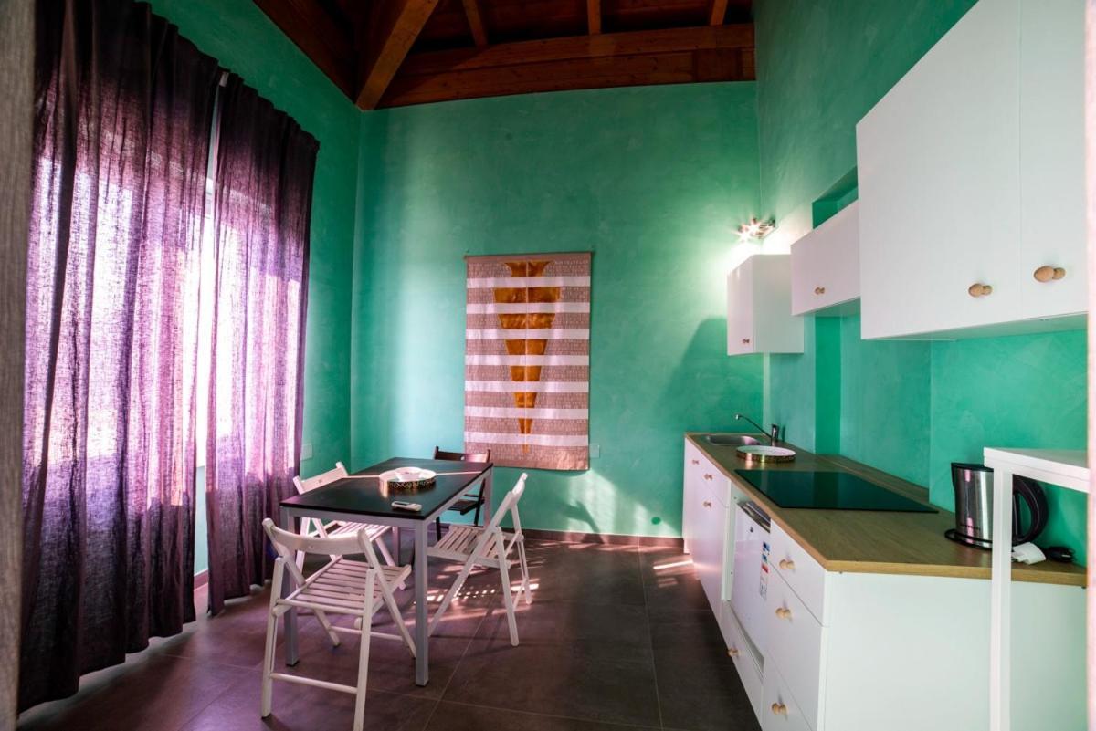 Speciale Tarshito'S Home - Atrium And Terrace Бари Екстериор снимка