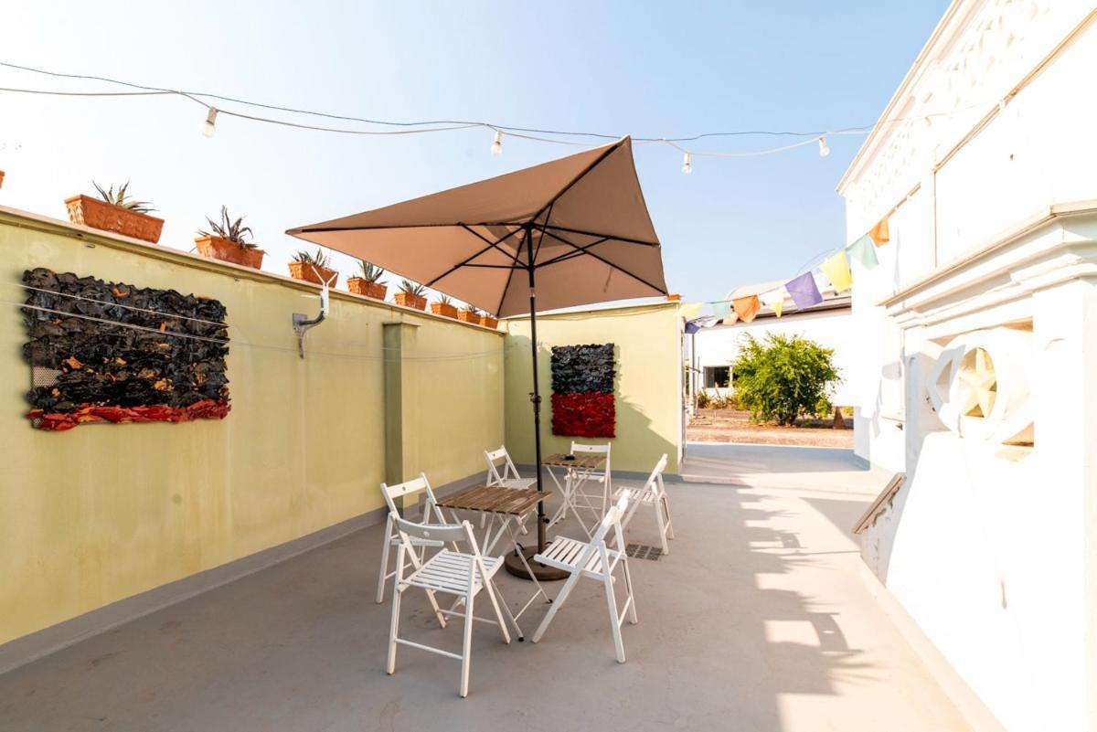 Speciale Tarshito'S Home - Atrium And Terrace Бари Екстериор снимка